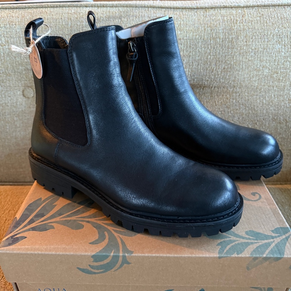 Sofft Amanda Chelsea boot leather waterproof 9 black